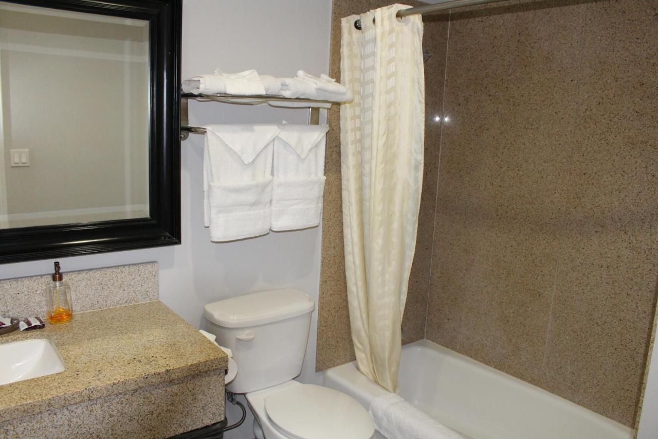 Lyfe & By Aga - Lax Airport Hotel 2*