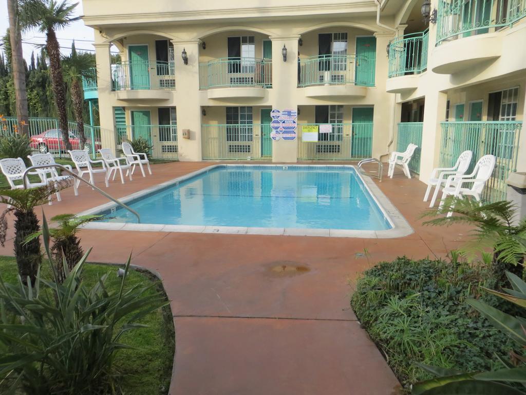Lyfe & By Aga - Lax Airport Hotel