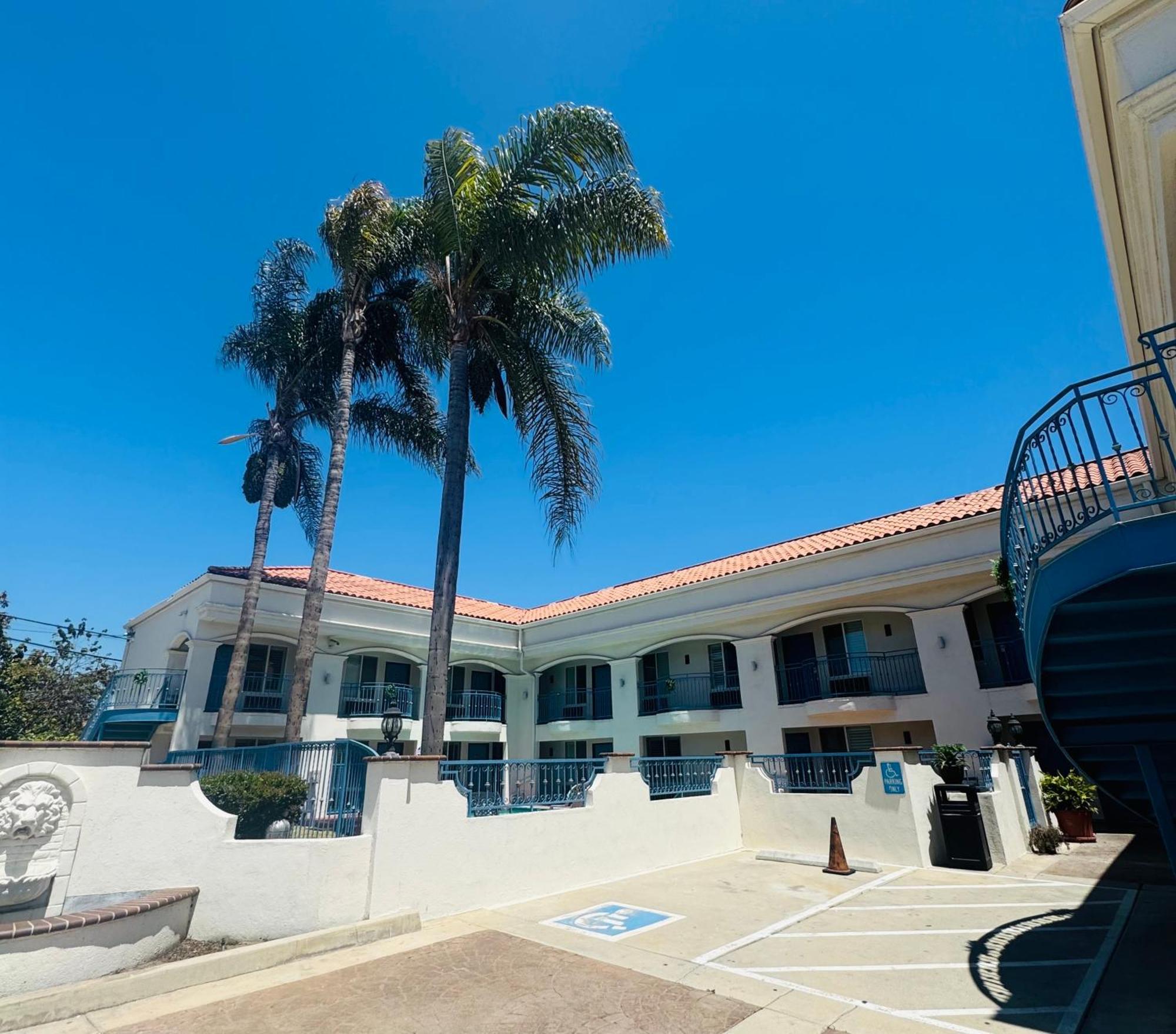 Hotel Lyfe & By Aga - Lax Airport