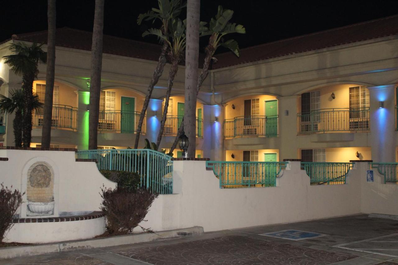 Lyfe & By Aga - Lax Airport Hotel Inglewood